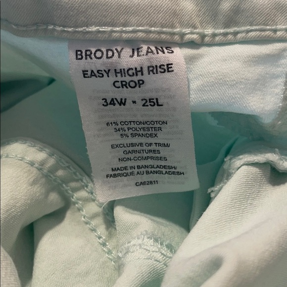Brody Jeans Easy High Rise Crops. - Picture 3 of 3
